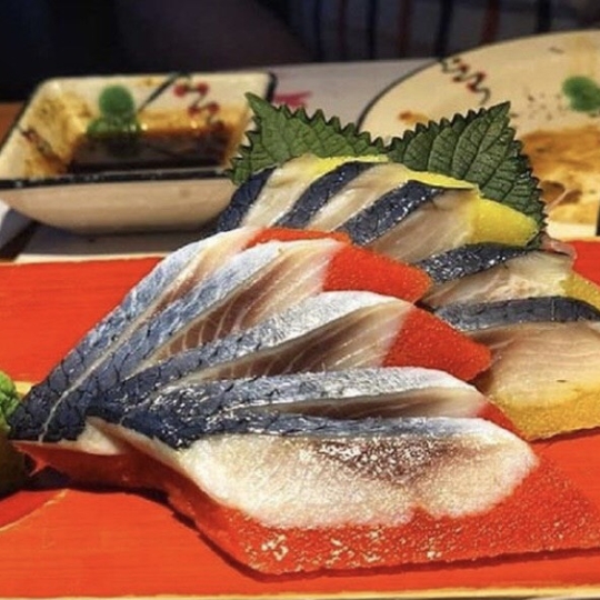 SASHIMI CÁ TRÍCH ÉP TRỨNG